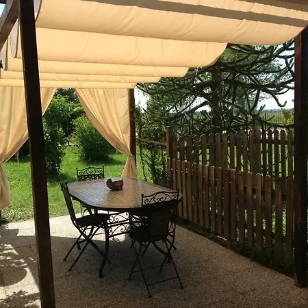 Casa Lavazza Casa di campagna Cherasco